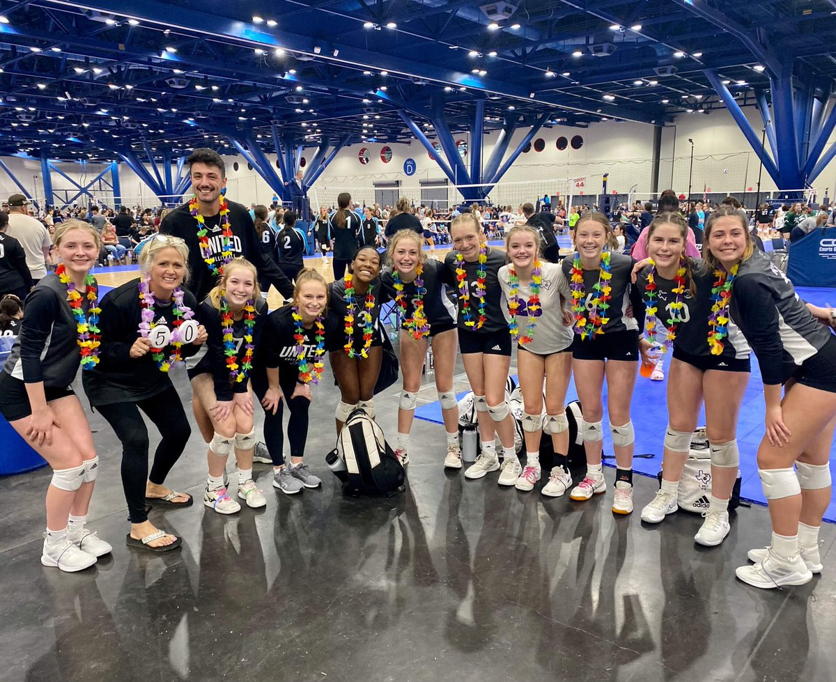 UnitedVba's tweet photo. Cross Court Classic 🤝 United VBA

We had a BLAST in Houston (here are some pics to prove it)!! Lots of great volleyball and fun. The training and growth continues on 🙌💜🏐👏 #unitedvba #unitedfamily #crosscourtclassic #GRIT #clubvball https://t.co/0pheRf4Phh