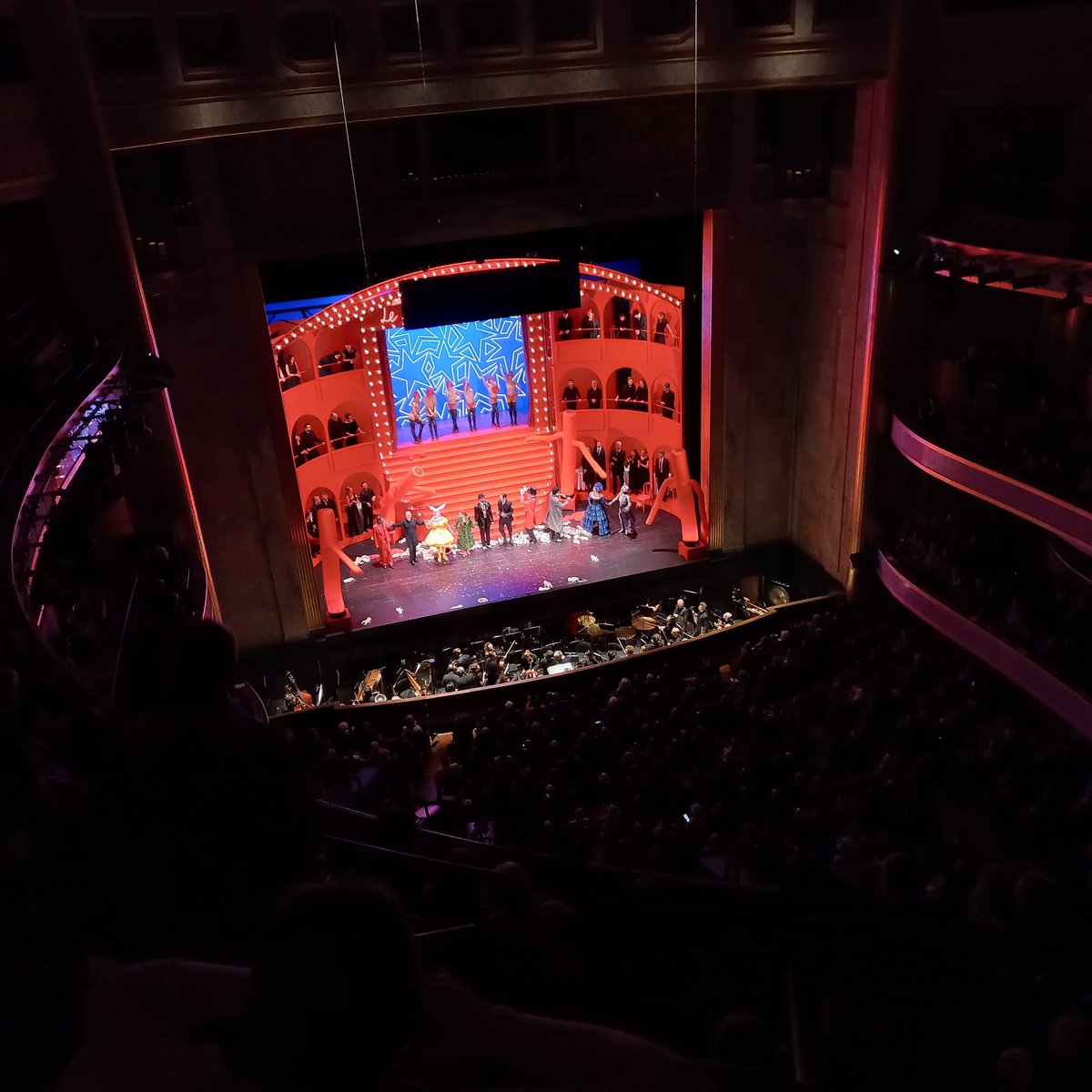 Le Rossignol/Les Mamelles de Tirésias @TCEOPERA
Plateau de haut vol, orchestre pleind'🔋, MeS🌟! 
👏👏👏👏
@fxrroth
<a href="/OlivierPylevrai/">Olivier Py</a>
<a href="/DevieilheSabine/">Sabine Devieilhe</a>
<a href="/cyrille_dubois/">Cyrille Dubois</a>
<a href="/ChantalSanton/">Chantal Santon Jeffery</a>
L. Naouri
@VictorSicard
R. Briand
F. Salvadori
J.S. Bou
L. Richardot
<a href="/LesSiecles/">Les Siècles</a>
<a href="/Aedesensemble/">Aedes</a>
