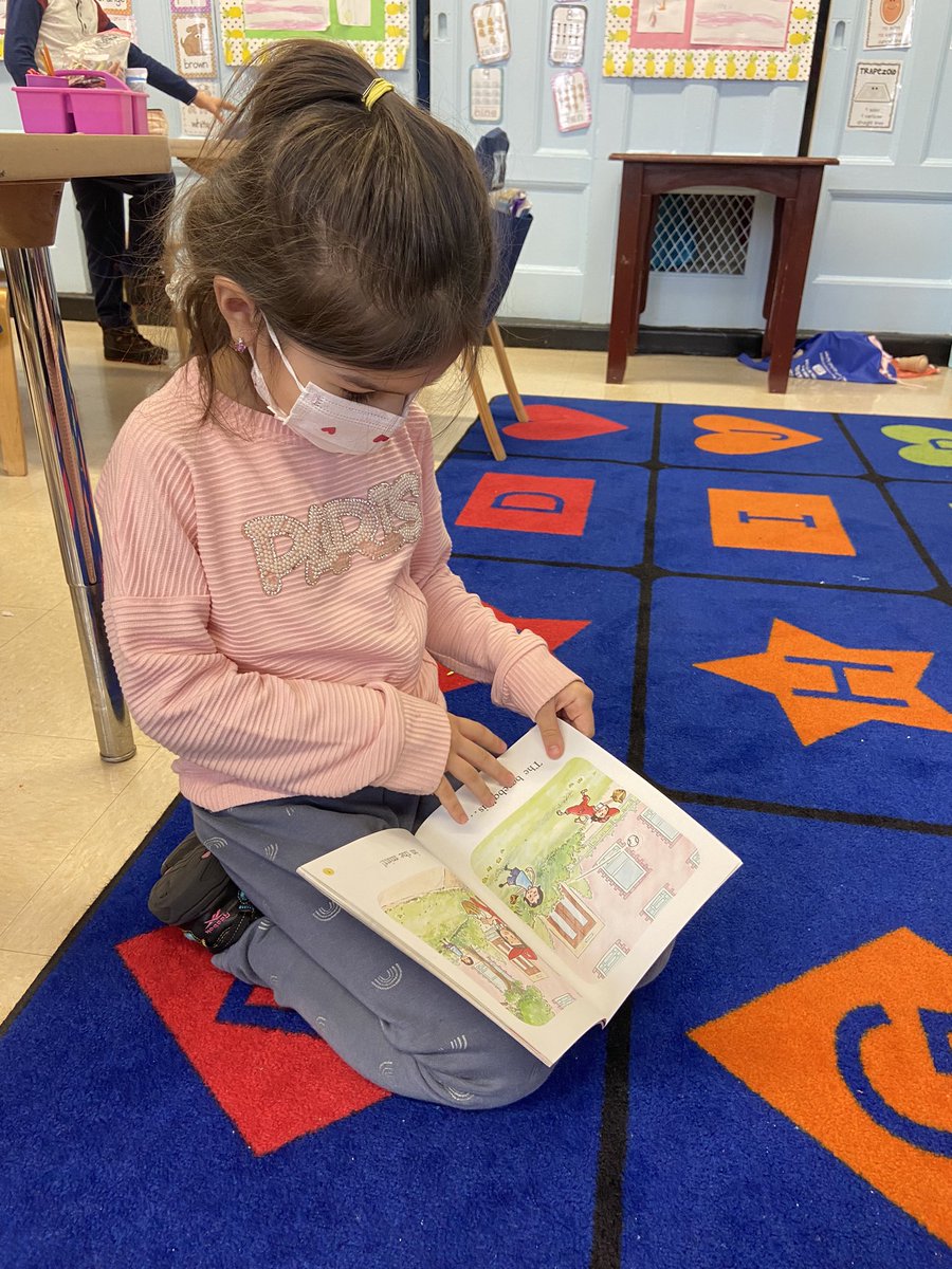mshoganps48's tweet photo. Phonics embedded in all reading instruction in K-205. Loving these new units! @DannyW_TCRWP @pretto_david @20_doe @NYCSchools https://t.co/Mt9tDQhpOq