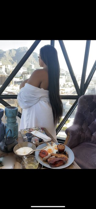 Need cream in your coffee? Cuming right up! https://t.co/FxqjV3PpBv https://t.co/163iWZ8UZA<a href="/tag/silhouttechallenge"class="tags"><span>#silhouttechallenge</span></a>