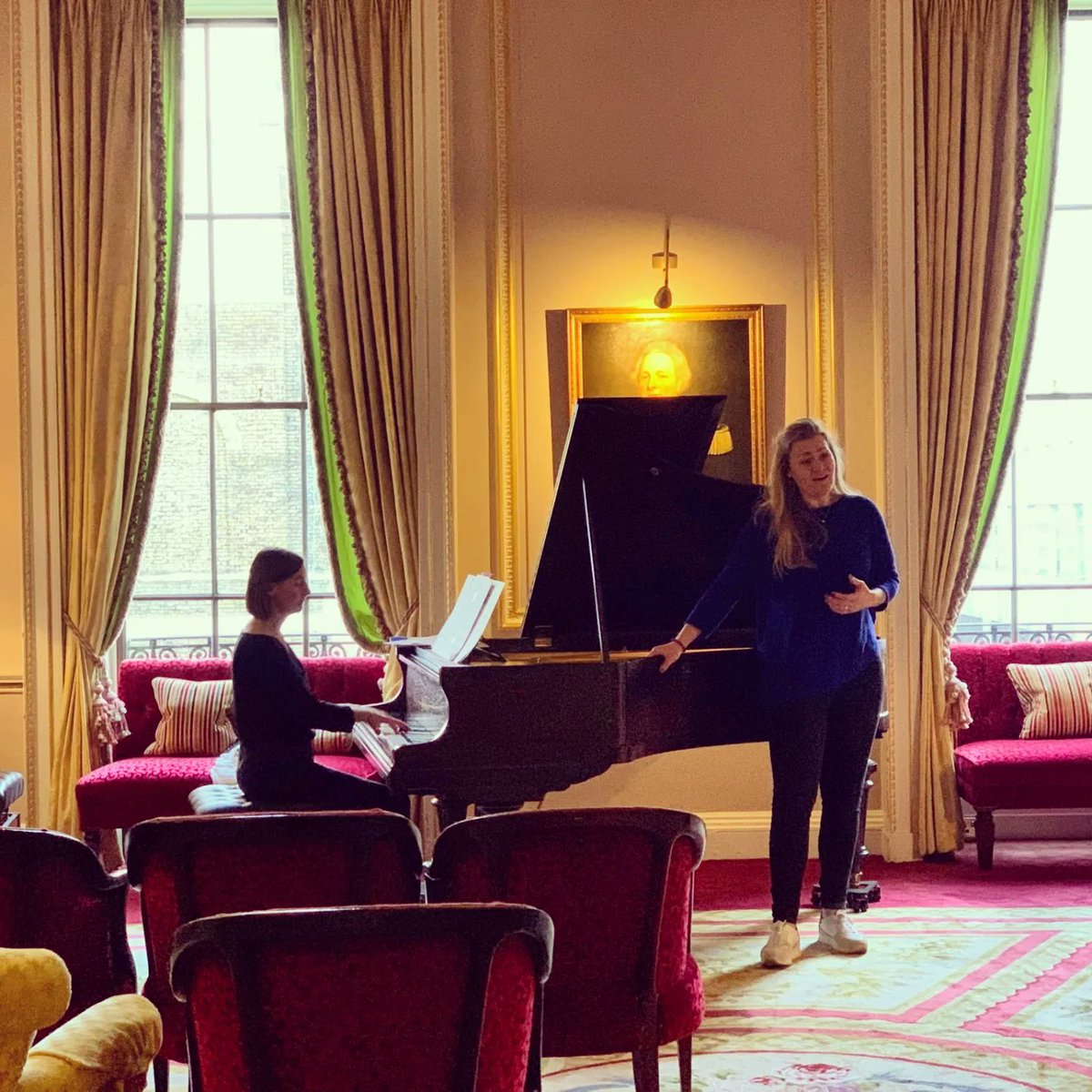 A month ago today, I performed a fab recital with #CharlotteBrennand @ClaireEgan1 @CScottClarinet some Grainger, Britten, @JFBMusic Schubert, Finzi.. t'was special for many reasons, one of which was that it was my first performance post surgery #sixmonthscancerfree ❤️