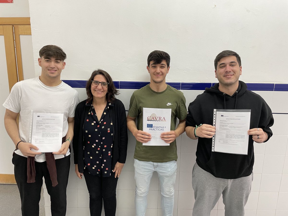 iescaura's tweet photo. Nuestros alumnos de Grado Superior van a hacer su #FCT gracias a becas #Erasmus 🌍y mucho esfuerzo personal 💪🏻en Italia 🇮🇹 (Vicente), Francia 🇫🇷 (Jesús) y Alemania  🇩🇪 (Pepe) . Enhorabuena ‼️ https://t.co/1tjCpZDnHX