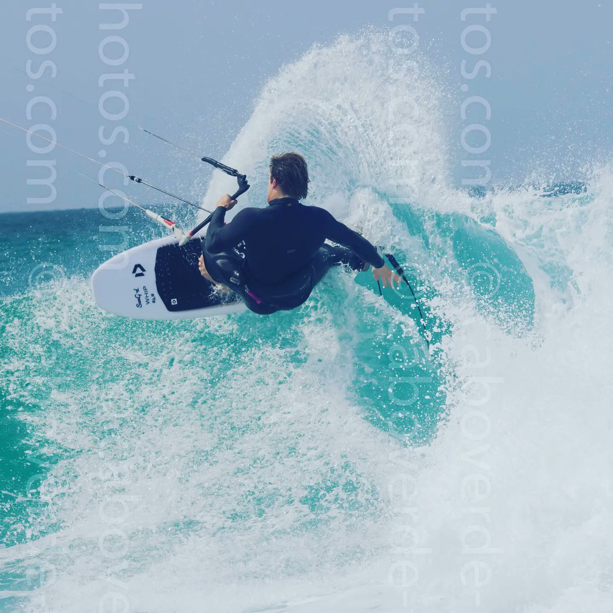 PhotosCabo's tweet photo. GKA KITE WORLD TOUR - ILHA DO SAL

" The heat is on " 17th  - 27th March

Locations :Ponta Preta 

#kitesurfer #kitesurfing #capeverde #caboverde #ilhadosal #salisland #pontapreta https://t.co/bfWkKrjfNF