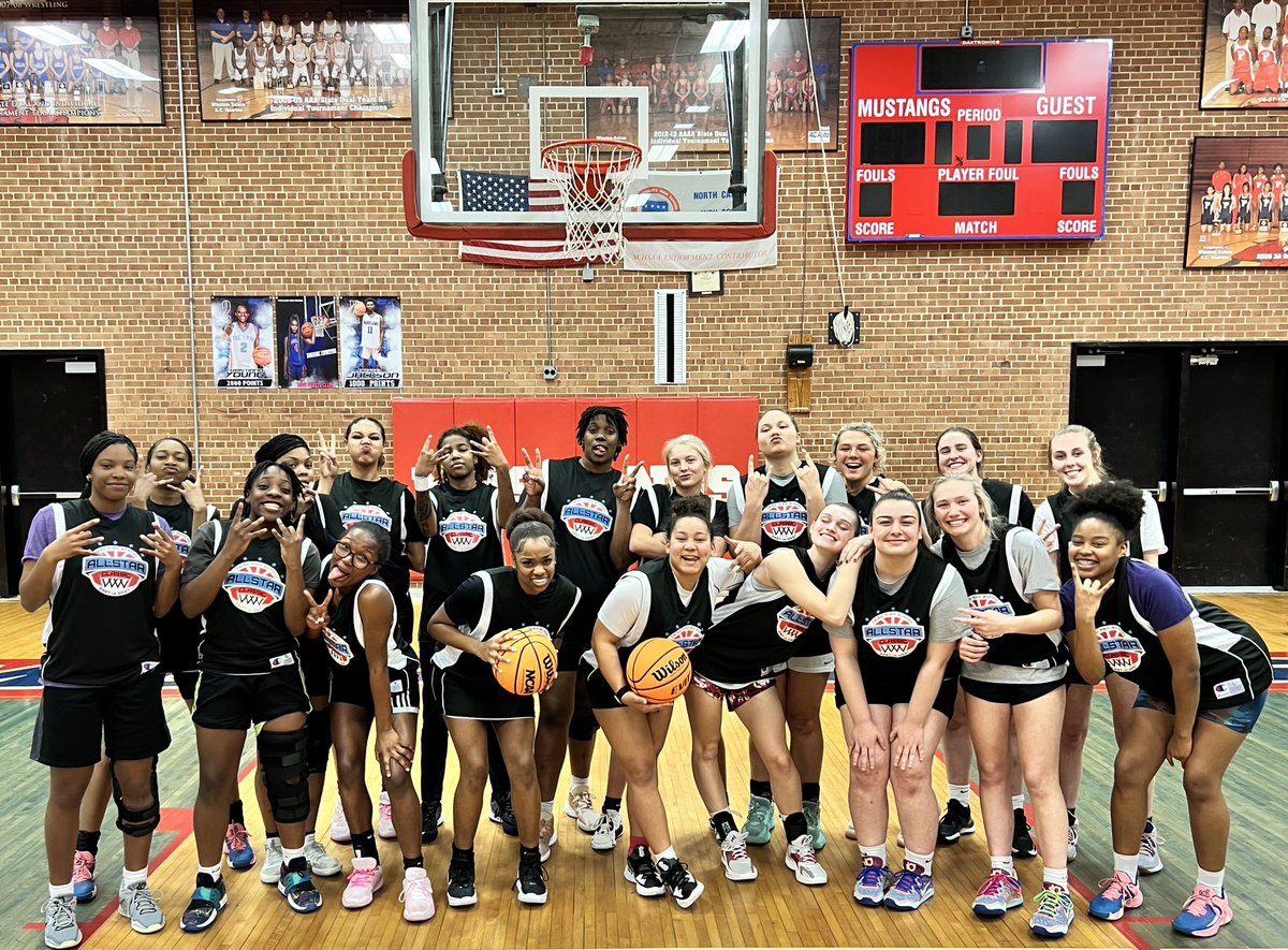 TriadAllStar's tweet photo. Girls West Team ALL-STARS &amp; USSs are in FULL FLIGHT.

🗣️It’s all fun &amp; games until WestTEAM comes up the court to meet you‼️ https://t.co/BSAbsdeA47