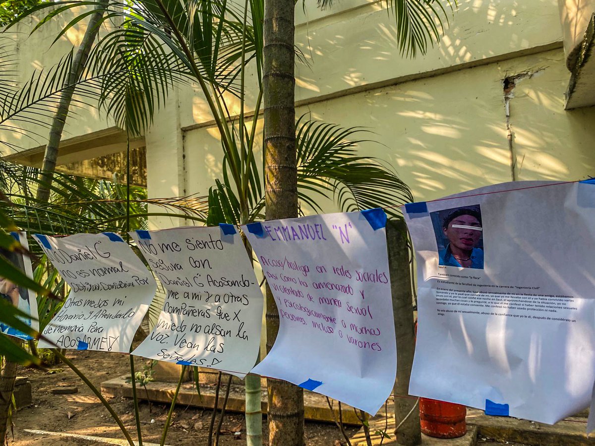 econsulta_ver's tweet photo. Tendedero del acoso en #Facico 
Alumnas colocan nombres de supuestos acosadores en la #UniversidadVeracruzana #acoso #Veracruz @Colecfeminista https://t.co/rHG582H4qy
