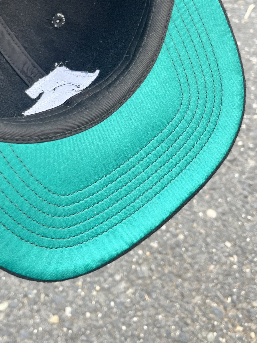 BeckerUBEEZY's tweet image. Just got my hats in today. Wool all over, felt letters, green satin underbrim, leather strap. I’m dropping them later this week after my giveaway. Follow my ig @ favstar.us &amp;amp; stay tuned