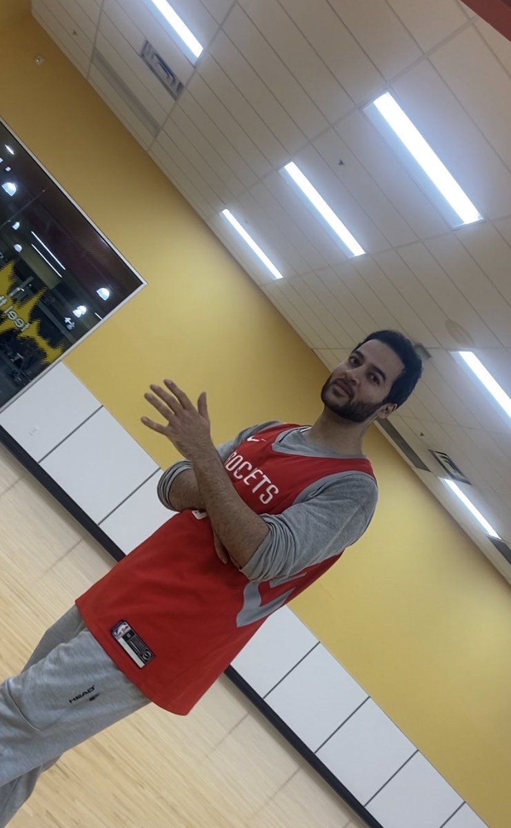 if you go to a 24hr in SJ, don’t interact with this dude. he’ll harass you if you reject him ☝🏼