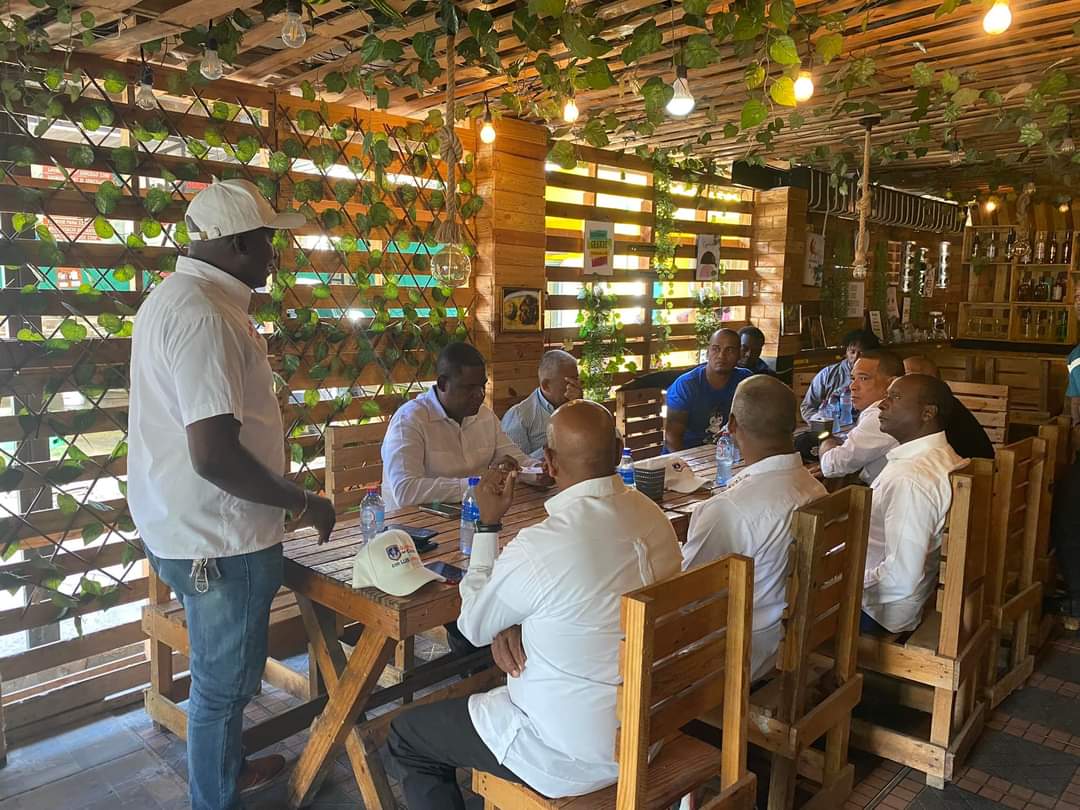 GuardianesSomos's tweet photo. Reunión en el municipio de Boca Chica con nuestro próximo regidor Carlos Tamayo, nuestro presidente municipal Carlos Rosendo, además de la compañía del candidato a Diputado por la circunscripción 3 Santiago Montero junto al Sr. Franklin Beltre y el sr.Gortier Rafael Angl��n. https://t.co/6m50sLhlr9