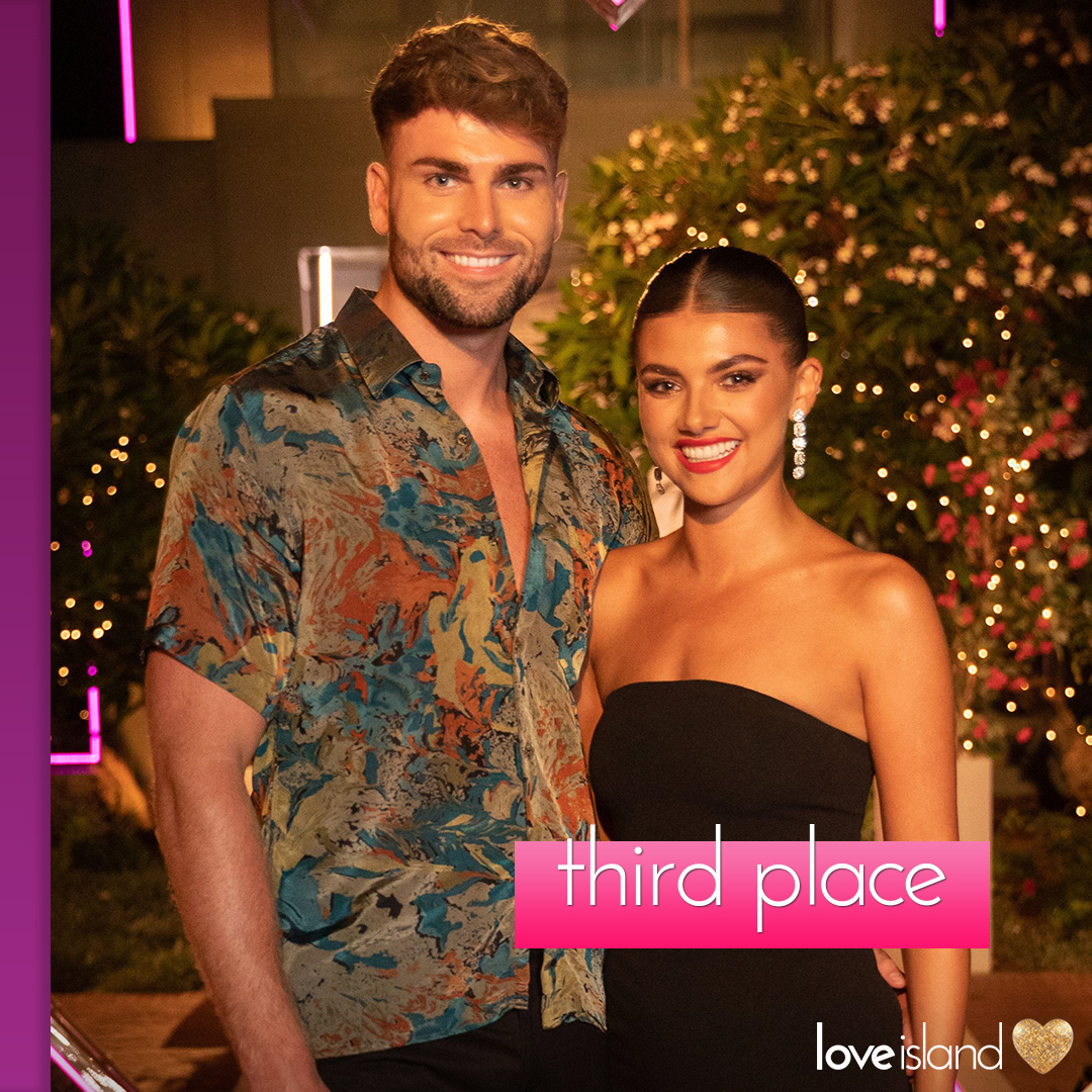 _beecasmithx's tweet photo. RT LoveIsland "The bombshells that truly bombshelled, Samie and Tom are finishing their Love Island journey in third place 💗 #LoveIsland https://t.co/fj83KJX24L"