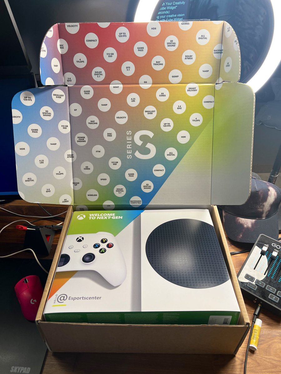 Its_ZEFF's tweet photo. Huge thank you to Xbox for sending this seeding kit including the new Xbox Series S! @Xbox #GiftFromXbox https://t.co/yZ0Q0WTVKQ