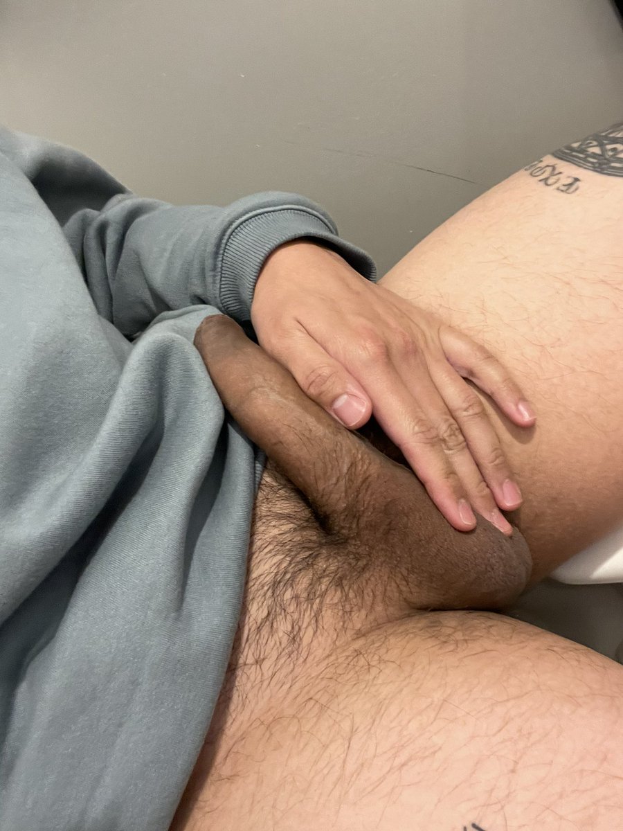 CTJeff93's tweet photo. Sucks that cruising gets slow 😔 #gaycruising #materbating #masterbate #jerkingoff #gaydude #sniffies https://t.co/ZLWUNnKxqJ