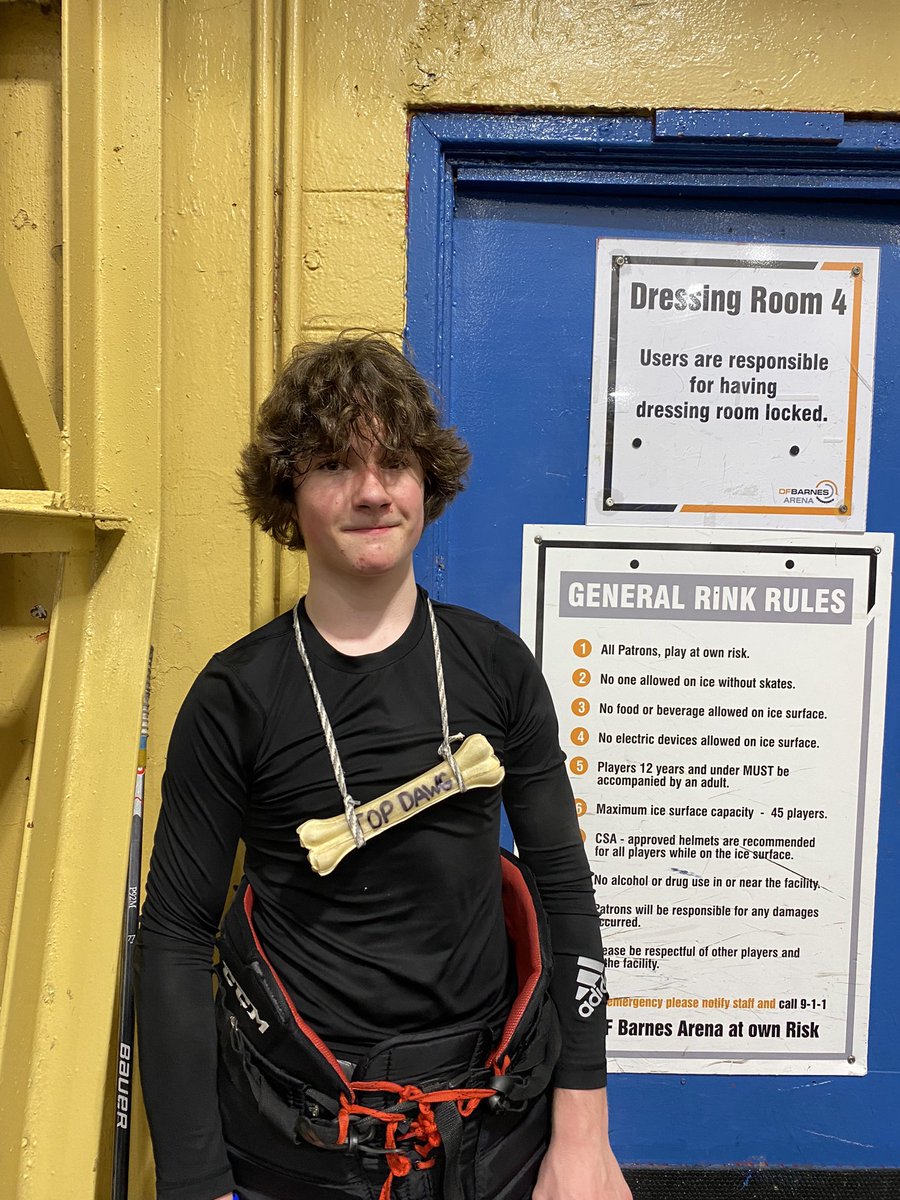Game 2 of our semifinal series against the Northeast Eagles resulted in a disappointing 3-1 defeat in our home barn. Despite the loss, our fearless goaltender, #31 Jack Drover, never gave up. He came to play and showed his skill between the pipes. Congratulations, Top Dawg!