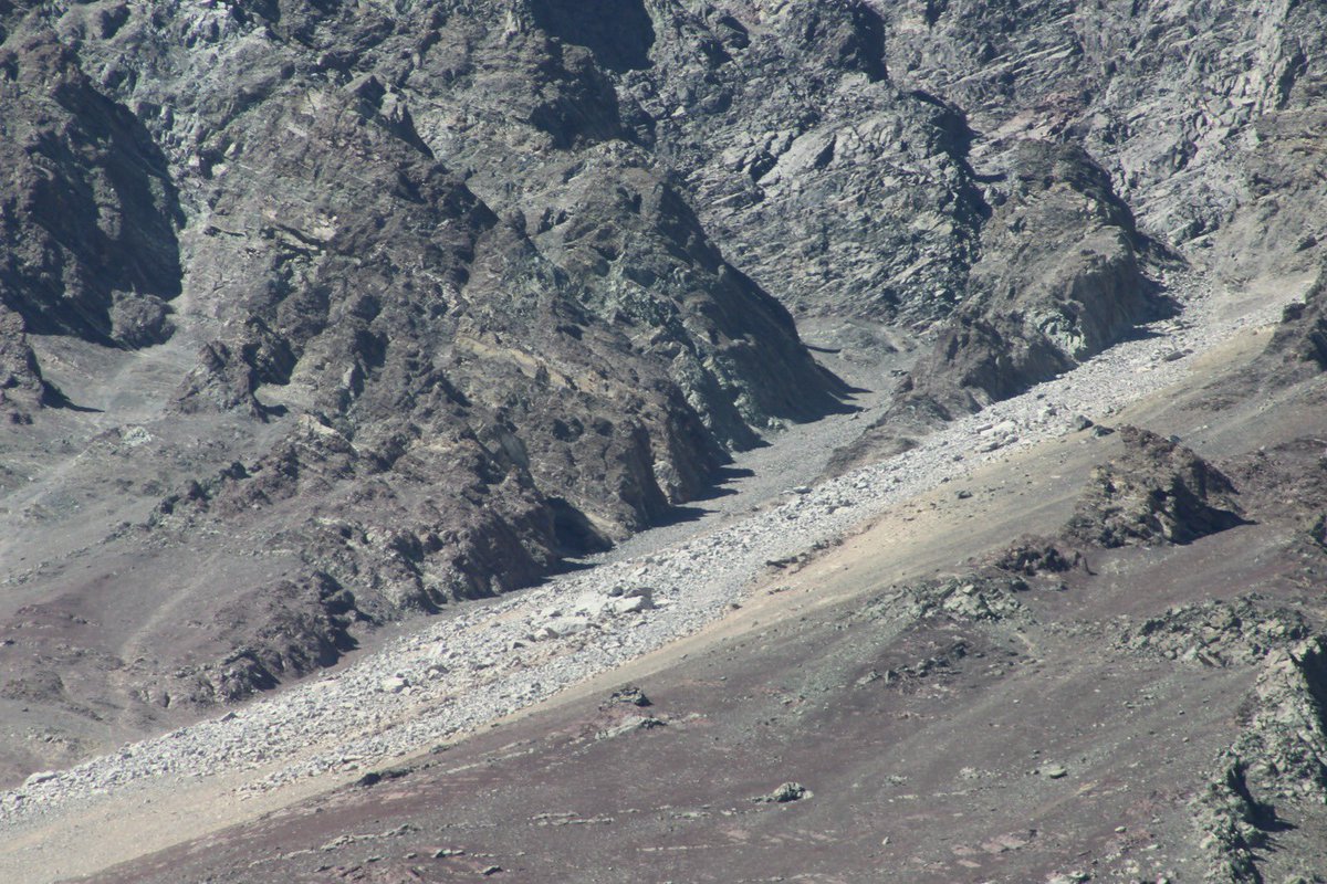 MONITOREO SECTOR “LAS COLORADAS” #SanJoseDeMaipo 

Este lunes 13 de marzo 👉🏻Equipos de emergencias <a href="/DPPCordillera/">Delegación Presidencial Provincial de Cordillera</a> y <a href="/DroneSARChile/">DroneSAR Chile</a> realizaron monitoreo en sector donde se han registrado deslizamiento de tierra y caída de material rocoso. 

🚫🚙🚫Se mantiene cierre de ruta G-455.