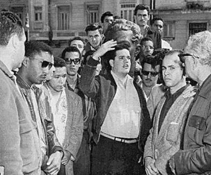 Hoy recordamos a un grupo de jóvenes que no tuvo miedo, que fue capaz de dar la vida por sus ideas, y por su país. José Antonio lo dijo, y se cumplió: "Si caemos, que nuestra sangre señale el camino de la libertad." Es por ellos también, y por esa historia, que #YoVotoXTodos ✊