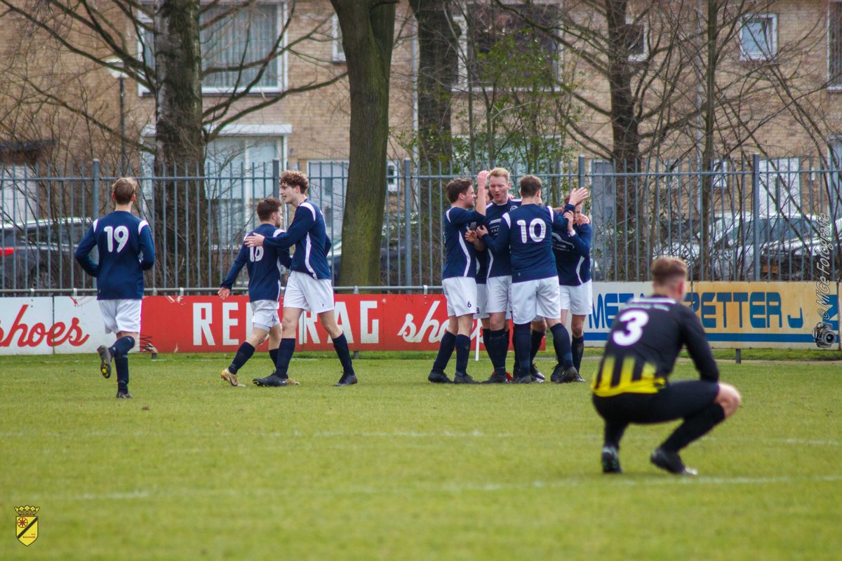 Fotoverslag <a href="/Baardwijk/">vv Baardwijk</a> - <a href="/BlauwWit81/">Blauw Wit '81</a> 

flic.kr/s/aHBqjAvAUA