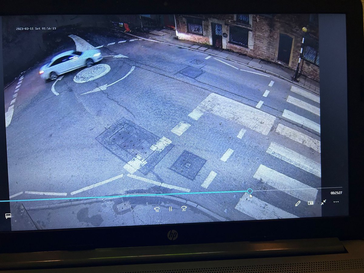 TheCareerCV's tweet image. PLEASE HELP:

See images taken from video from The Fieldens roundabout at Feniscowles. 

Saturday 11th March
1.19am our Audi SQ7
1:56am our Audi A6

CCTV footage needed from Preston Old Road. 

The web is closing in scum bag 

#carcrime #blackburn #CCTV