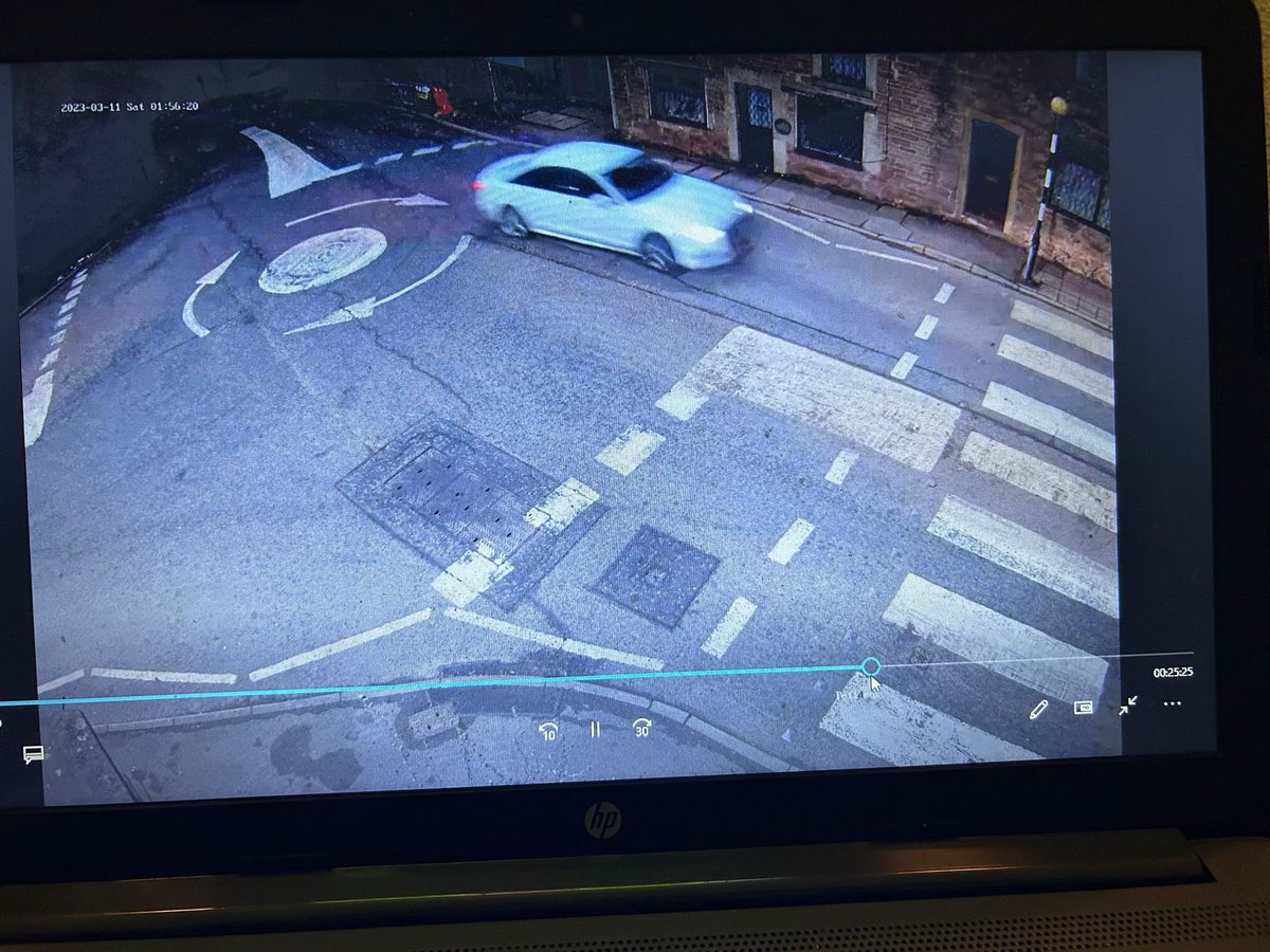 TheCareerCV's tweet image. PLEASE HELP:

See images taken from video from The Fieldens roundabout at Feniscowles. 

Saturday 11th March
1.19am our Audi SQ7
1:56am our Audi A6

CCTV footage needed from Preston Old Road. 

The web is closing in scum bag 

#carcrime #blackburn #CCTV