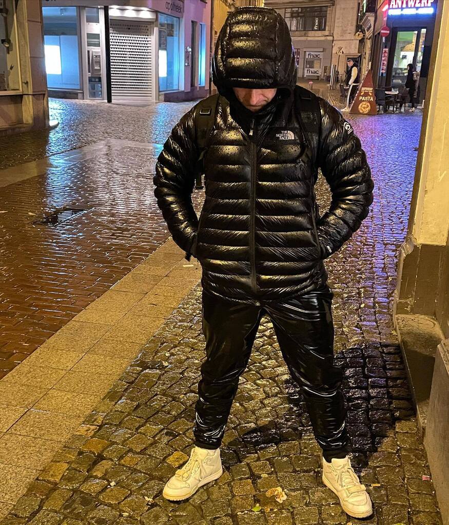 TrackiesAndGear's tweet photo. Last night in Antwerp and it became a wet-look on the way back to to hotel.
.
.
.
#wetlook #shinygay #shinygear #pufferjacket #pvctracksuit #pvc #gaychav #gayscally #gayproll #boxerbarcelona #thenorthface #summitjacket https://t.co/XYLRO7EDzq https://t.co/BSffwEgmqv