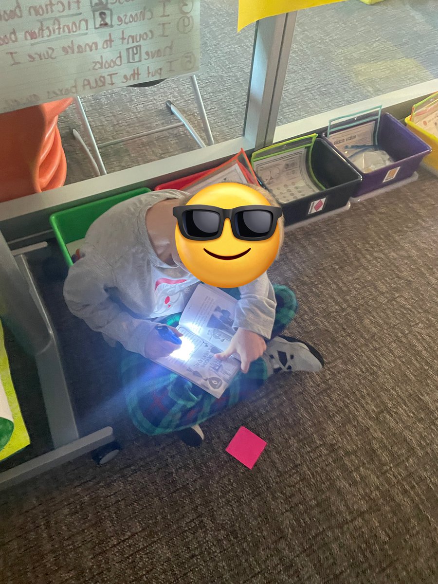 robin_schuh's tweet photo. CCSD Reads Week, Spirit Week & Read 4 Funds 🤪#PJDay #FlashlightReading https://t.co/EJrv18OuJJ