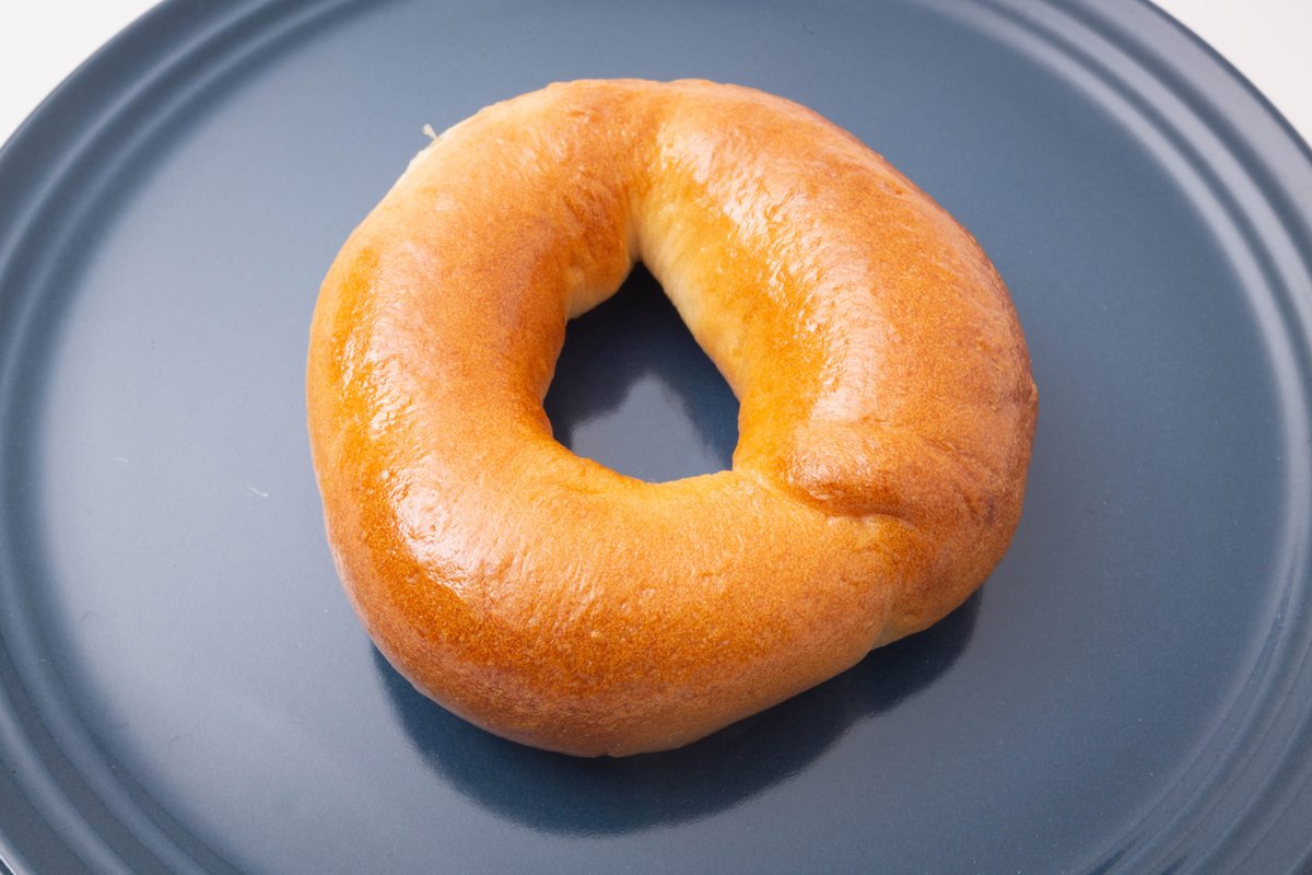 bagel_atsume's tweet photo. 【ベーグル図鑑】
プレーン
BAGEL SHOP Le bage|東京|プレーン
皮の引きが抜群の北海道産国産小麦粉100%のプレーンベーグル🥯
#ベーグルあつめ
#ルベーグ
#lebage
#プレーンベーグル
#Haveanicebagel
#NoBagelNoLife
@lebage https://t.co/LHHLckNIz4