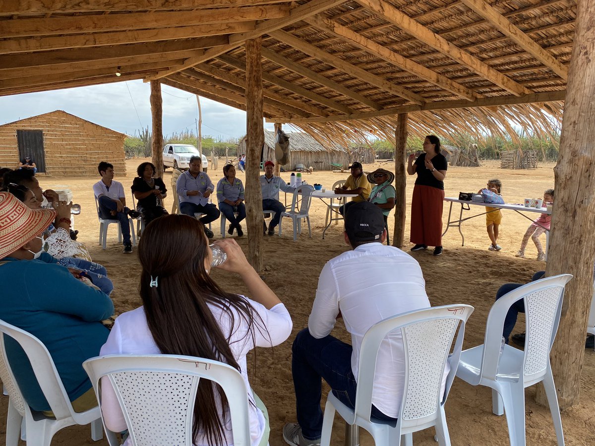MasGuajiraANDI's tweet photo. En #LaGuajira🏜 se adelantan círculos de confianza🤝 entre comunidades indígenas y las empresas del sector minero energético para la construcción colaborativa y la co-creación de una guía de relacionamiento. 

Abro 🧵 https://t.co/yJsF6mcfu2