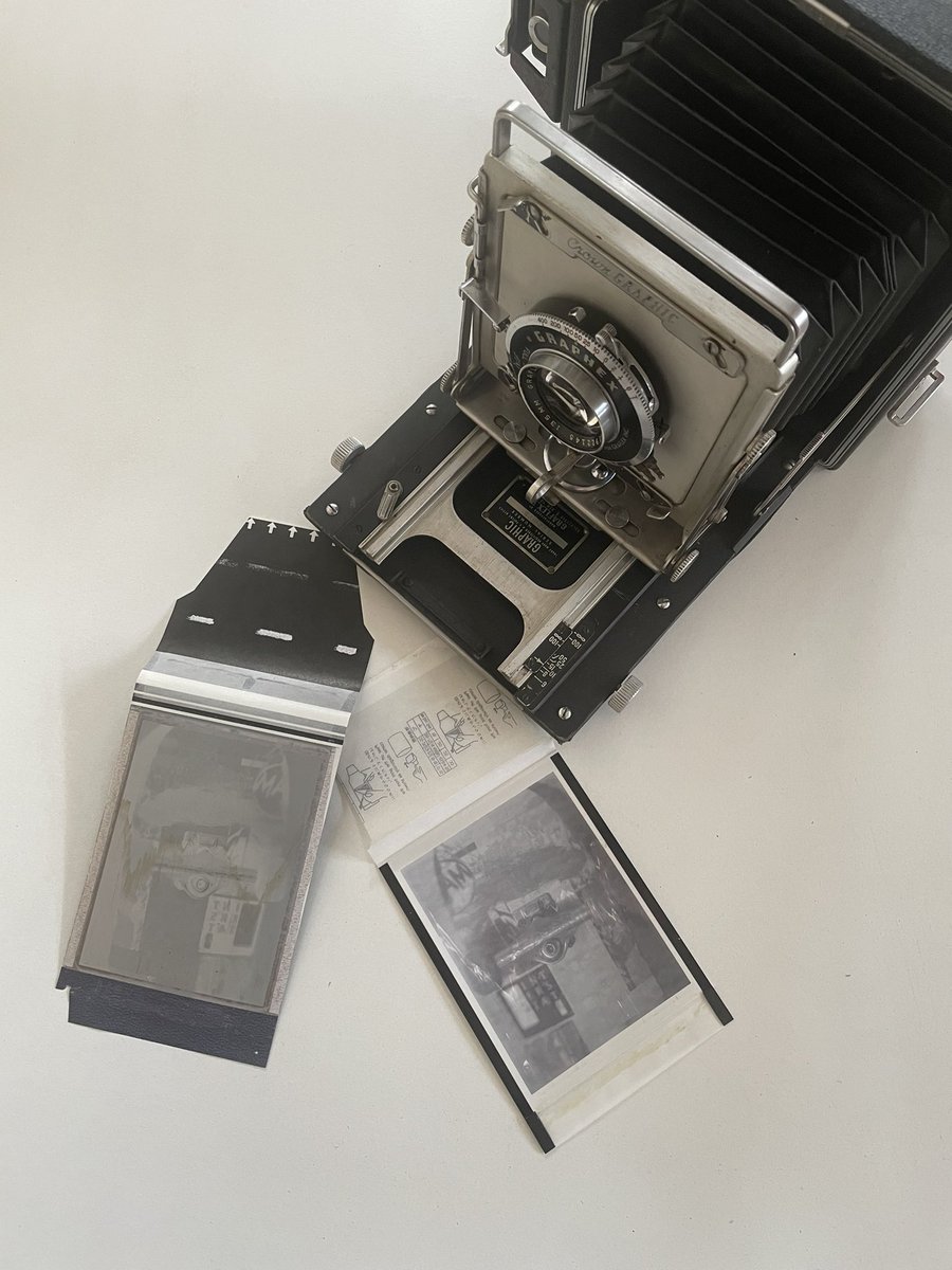 RafaelGonzalez's tweet photo. Positive/Negative peel apart instant film.
#fp3000b https://t.co/NKFdIuGmnA