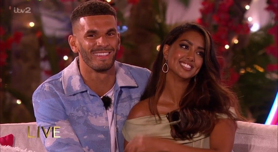 beeep7's tweet photo. I swear Sanam is one of the prettiest girls to ever be on love island. PERIOD #loveisland https://t.co/4fAHOJkRts