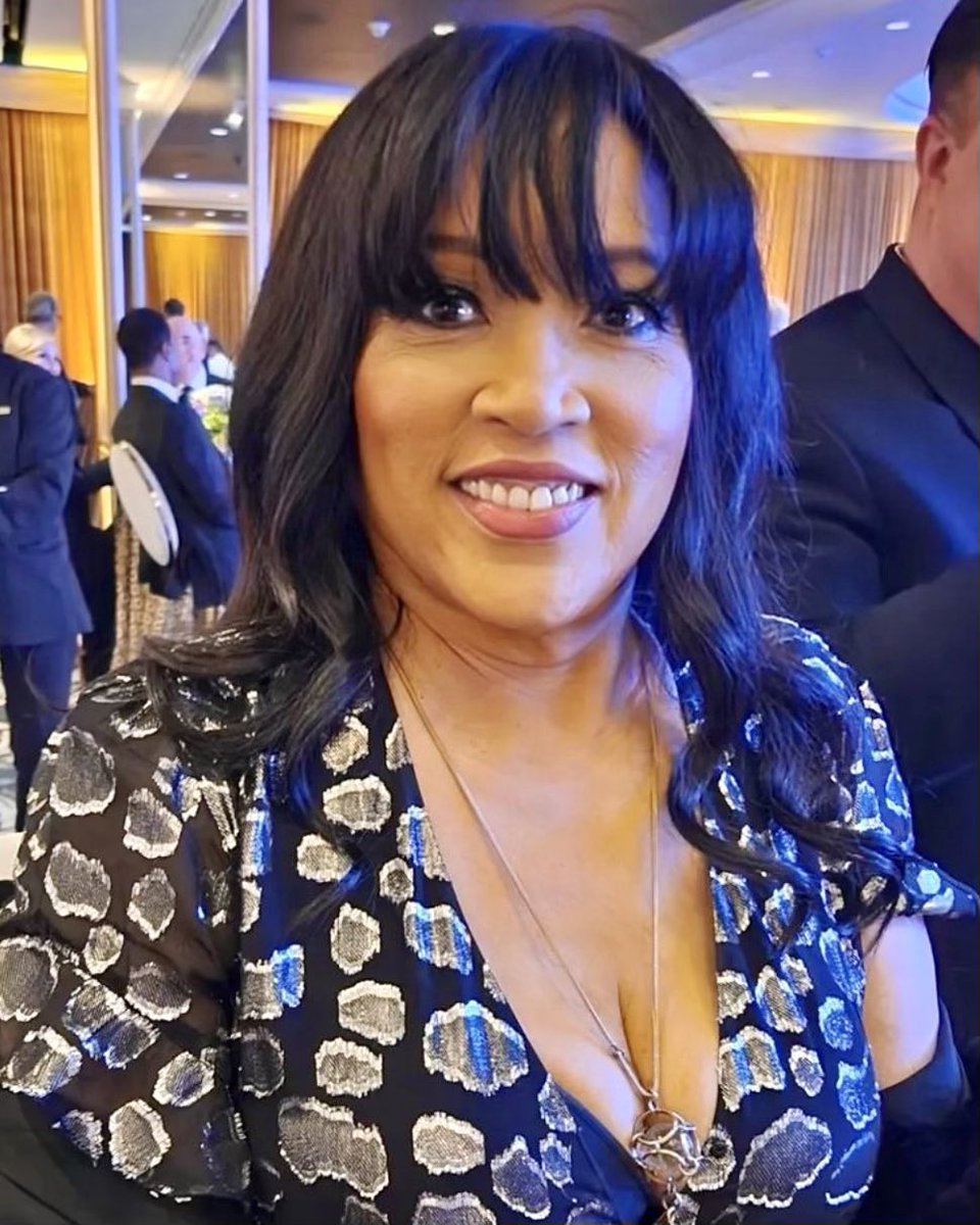 JackeeHarry's tweet photo. #Oscars night! ✨ https://t.co/CTn2FbCBSh