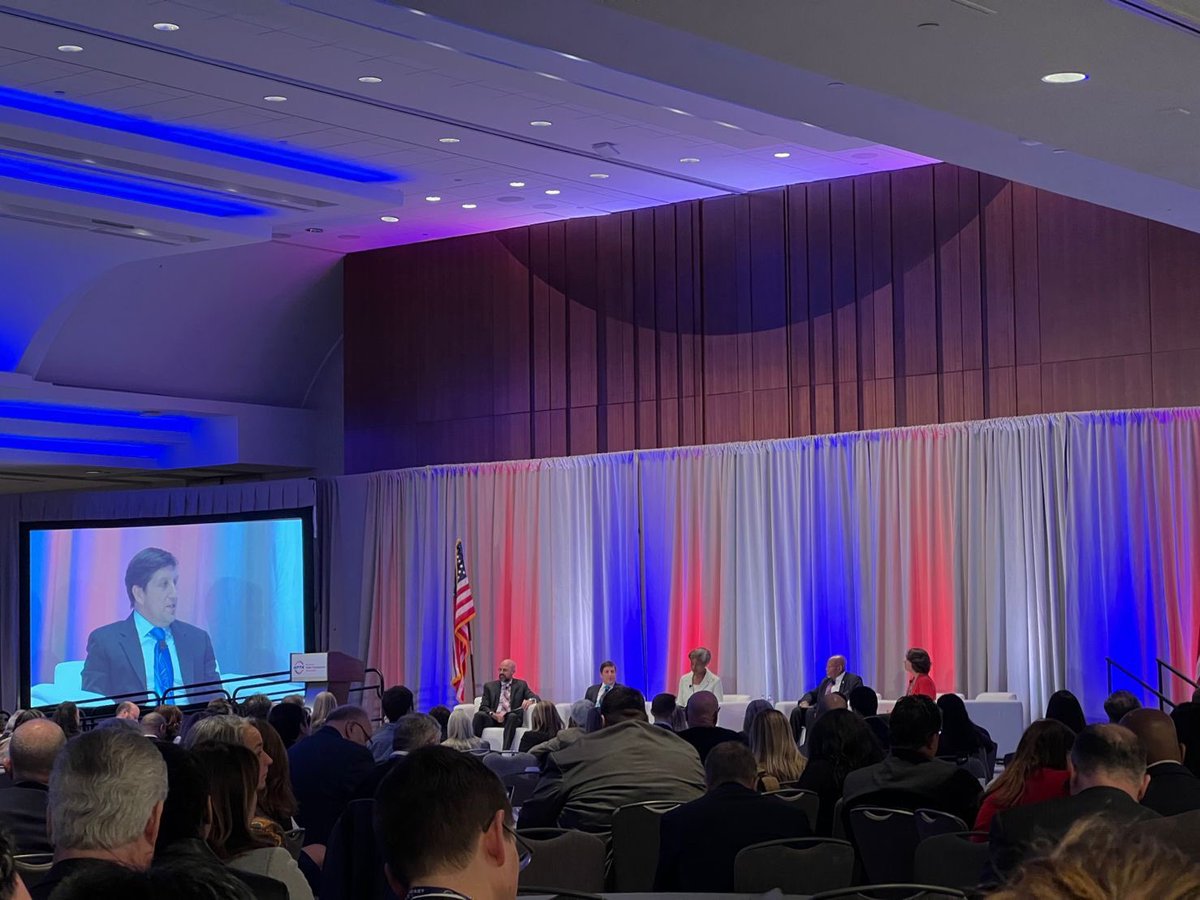 Nata_Updates's tweet photo. Honored to be with fellow advocates of #publictransit here in D.C. at the @APTA_Transit #APTALeg23 conference. We share the goal of making #publictransit more equitable, accessible and sustainable for riders around the U.S. https://t.co/DavELgtNvk