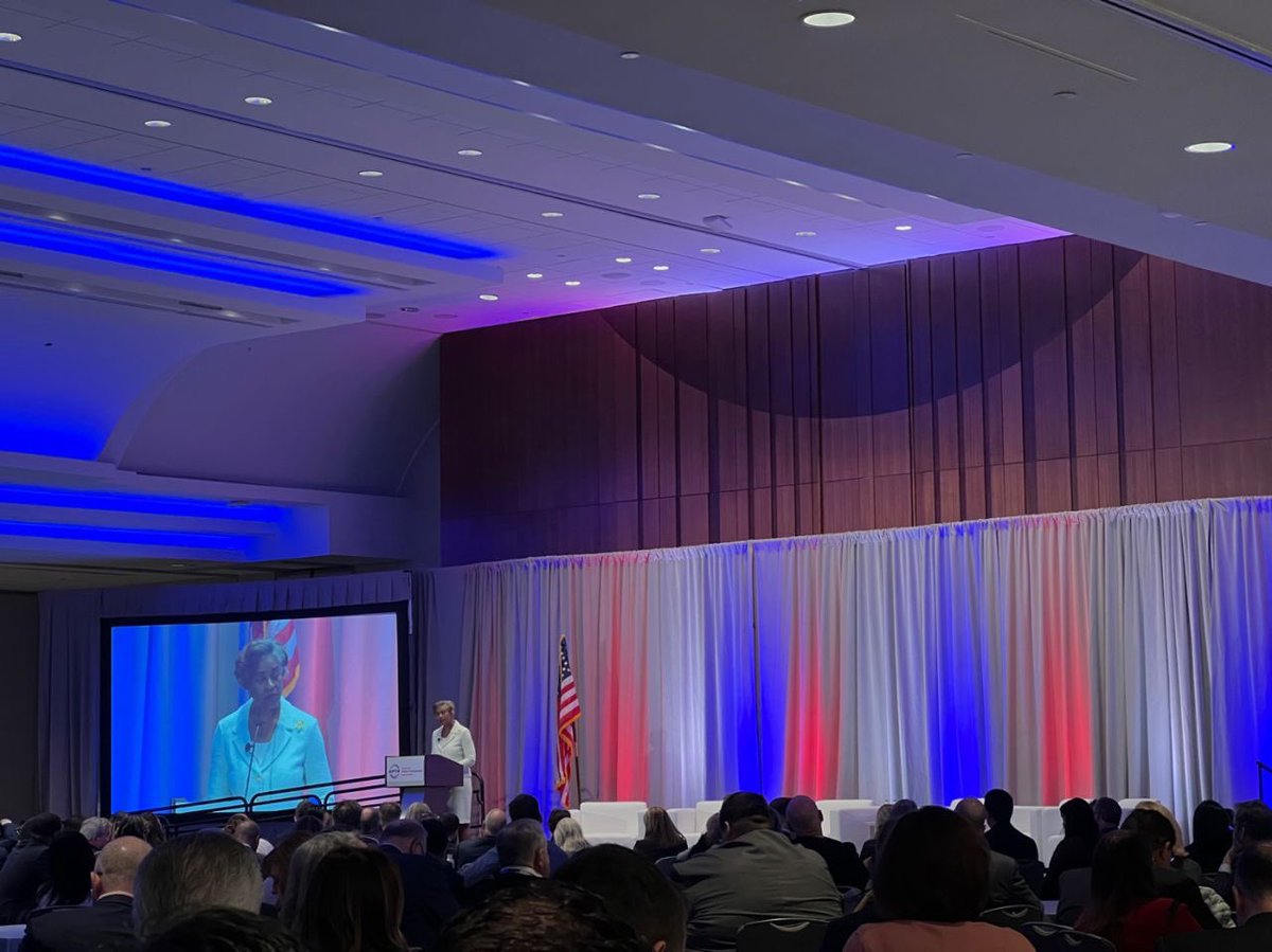 Nata_Updates's tweet photo. Honored to be with fellow advocates of #publictransit here in D.C. at the @APTA_Transit #APTALeg23 conference. We share the goal of making #publictransit more equitable, accessible and sustainable for riders around the U.S. https://t.co/DavELgtNvk