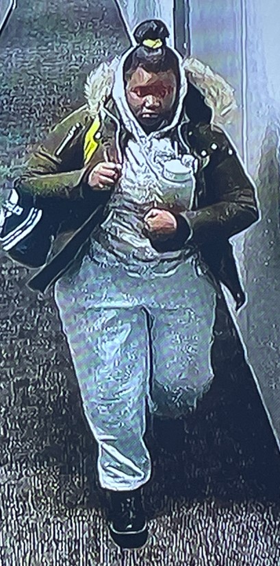 TPSOperations's tweet image. MISSING:
Trivina, 13
- last seen March 13 @ 1:24am in the Markham Rd &amp;amp; Eglinton Ave E area
- desc as 5'2, heavy build, long black straight hair often worn in a bun
- last seen wearing a green jacket with fur on hood, grey sweater, grey sweat pants, and black shoes
#GO565865
^se