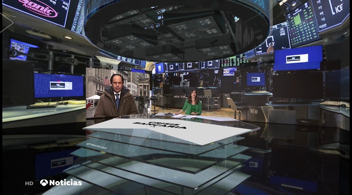 Hoy hemos convertido el plató en #WallStreet para hablar del colapso del #SiliconValleyBank y el <a href="/SignatureBankNY/">Signature Bank</a>. Trabajo en equipo para hacer #televisión en directo 💪🏽