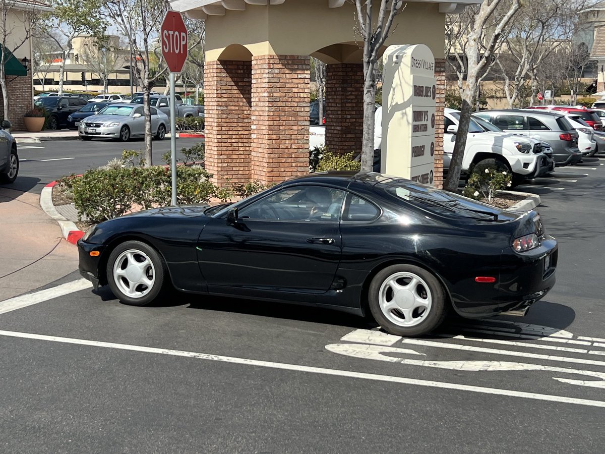 Doug DeMuro tweet media