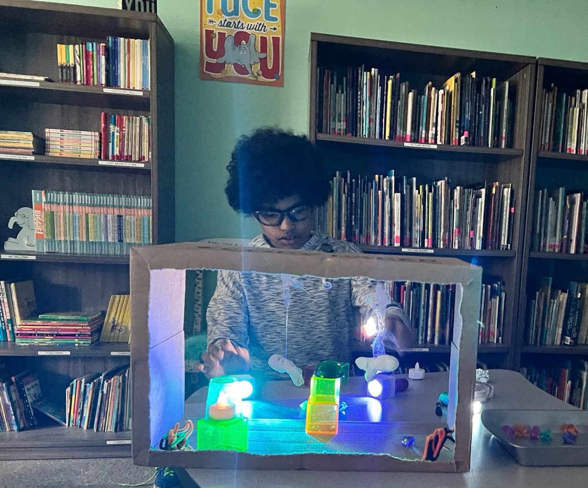 ArtsElementary's tweet photo. Musical Season and Our Tech Crew has a hands-on deck learning experience with Mrs. Russel about stage lighting by creating their own models and exploring how lighting will affect their stages.
#AAECS #CharterEducation #Elementaryschool #lehighvalley #ArtsIntegration #allentown https://t.co/1kAVIsywPG