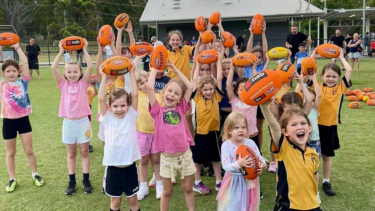 AFLQ has officially broken the record for the number of community Auskick participants across QLD & Northern NSW with more than 6,650 Auskickers joining in at their local clubs! @AFLAuskick #CommunityAuskick aflq.com.au/aflq-hits-reco…