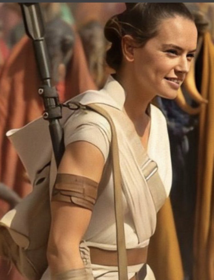 manditheempress's tweet image. Watching the rise of Skywalker for the plot. The plot.                        #daisyridley #starwars #tros