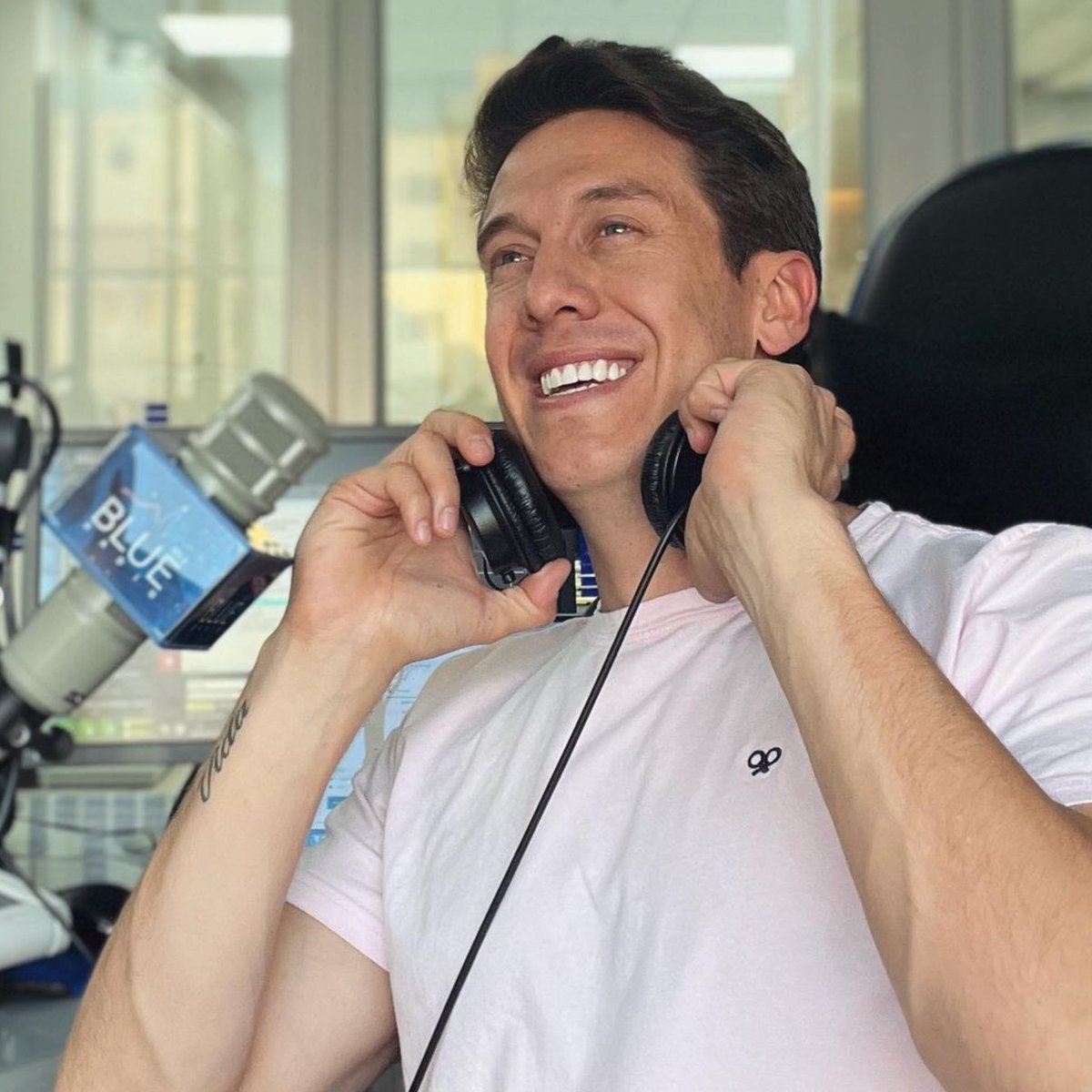 Blue Radio Ec tweet media