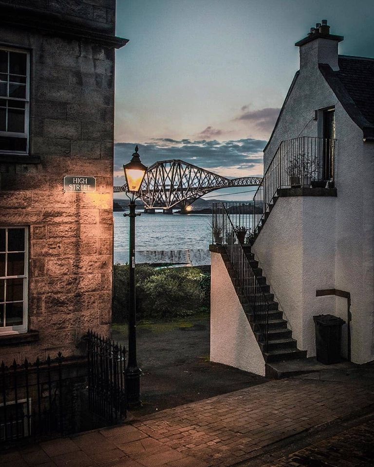 #SouthQueensferry backdrop.
Great 📷 starkpix via #VisitScotland
#Edinburgh #Scotland #ScotlandIsNow #ScottishBanner #Alba #TheBanner #LoveScotland #BestWeeCountry #ScotSpirit #BeautifulScotland #ForthBridge