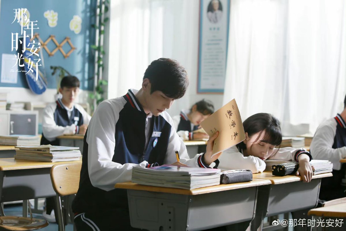 CdramaL's tweet photo. 「📸| Drama juvenil #TheGoodTime, estrelado por #YanXi, #NiYan, #ZhengShuhuan, #ZhangZhehua & #RenYunjie, liberou novas fotos 💜
#那年时光安好 https://t.co/9YGtiPGMTy