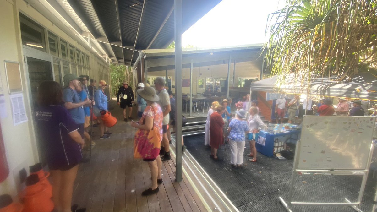 ChrisRoelfsema's tweet photo. The more you know about coral reefs the better you can take care of it. It was an honour to show and teach 100 UQ Alumni, the @UQ_News VC and @UQscience Dean at @HIRS_UQ and @HeronIsle @RSRC_UQ @UQ_sees @gbrmarinepark the birth place of @Coral_Watch and the @AllenCoralAtlas maps https://t.co/19BcjT1yeU