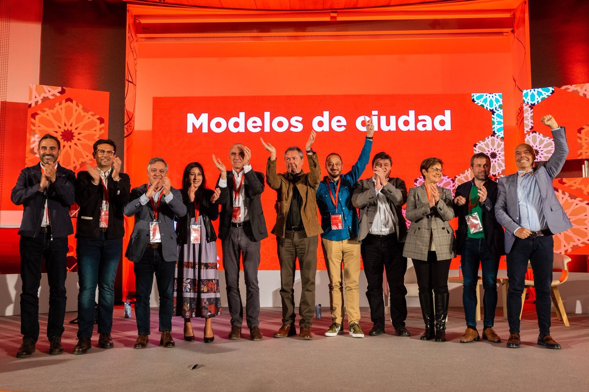 JoseFdzTorres's tweet photo. Presentación de candidatos del @psoedeandalucia : nueve hombres y dos mujeres. Otra lección de los inventores del feminismo. @santigonzalez10 @BECAES_ @lapaseata @Miss_Bennet5 @ismaelquesada https://t.co/rbRMs0Ec9Y