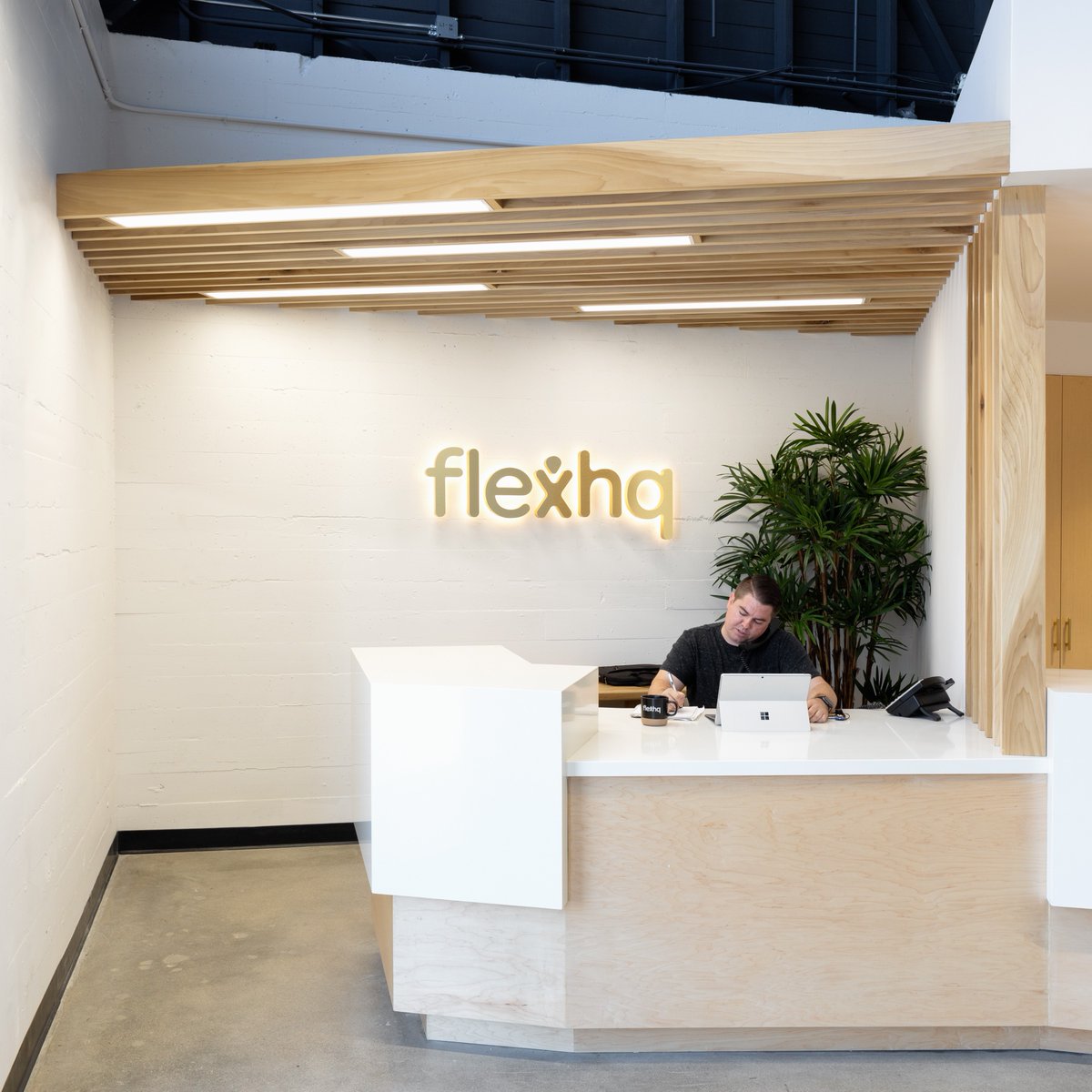 flexhqofficial's tweet photo. Need some help or just want to chat? Our full-time onsite staff at FlexHQ are always here for you!

https://t.co/FacgfPNn70

#cowarehousing #warehouse #logistics #workspace #coworking #smallbusiness #entrepreneurs #ecommerce #officespace https://t.co/ISqvyISW5t