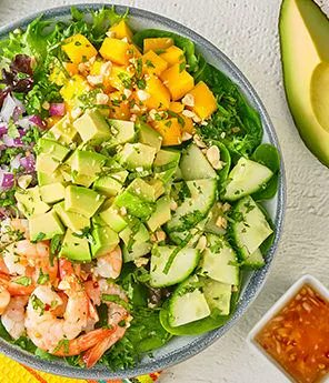 HalfBakedMediaX's tweet image. RT @MOMITFORWARD A17: Thai Avocado Shrimp Bowl anyone? bit.ly/3YN1EXb  #ad #gno #SparkTheGood #SXSW PLS RT