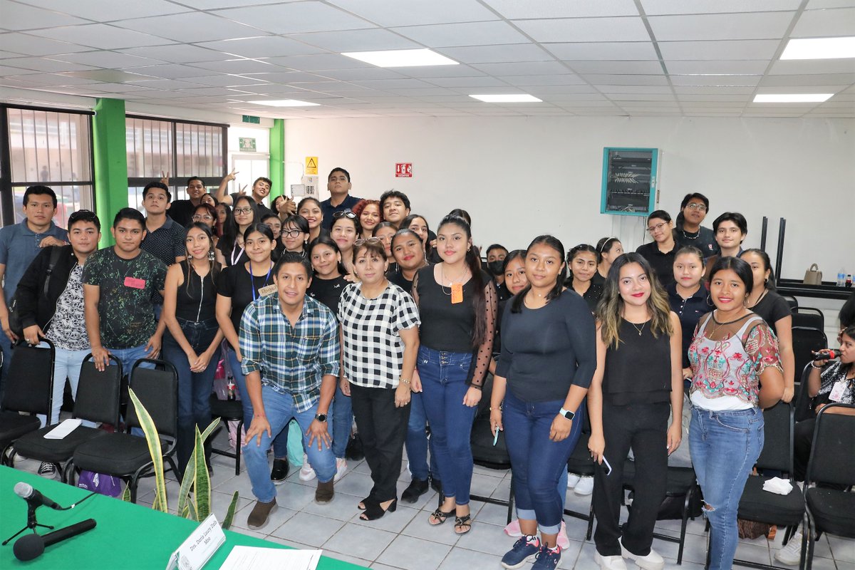 daea_ujat's tweet photo. Círculo de Lectura "Vida y Obra de Benito Pablo Juárez García". Organizado por la Dra. Doris Laury Beatriz Dzib Moo y estudiantes del 1B de la Licenciatura en Ciencias de la Educación en los Festejos Juaristas 2023. https://t.co/yXyMqLCYfi