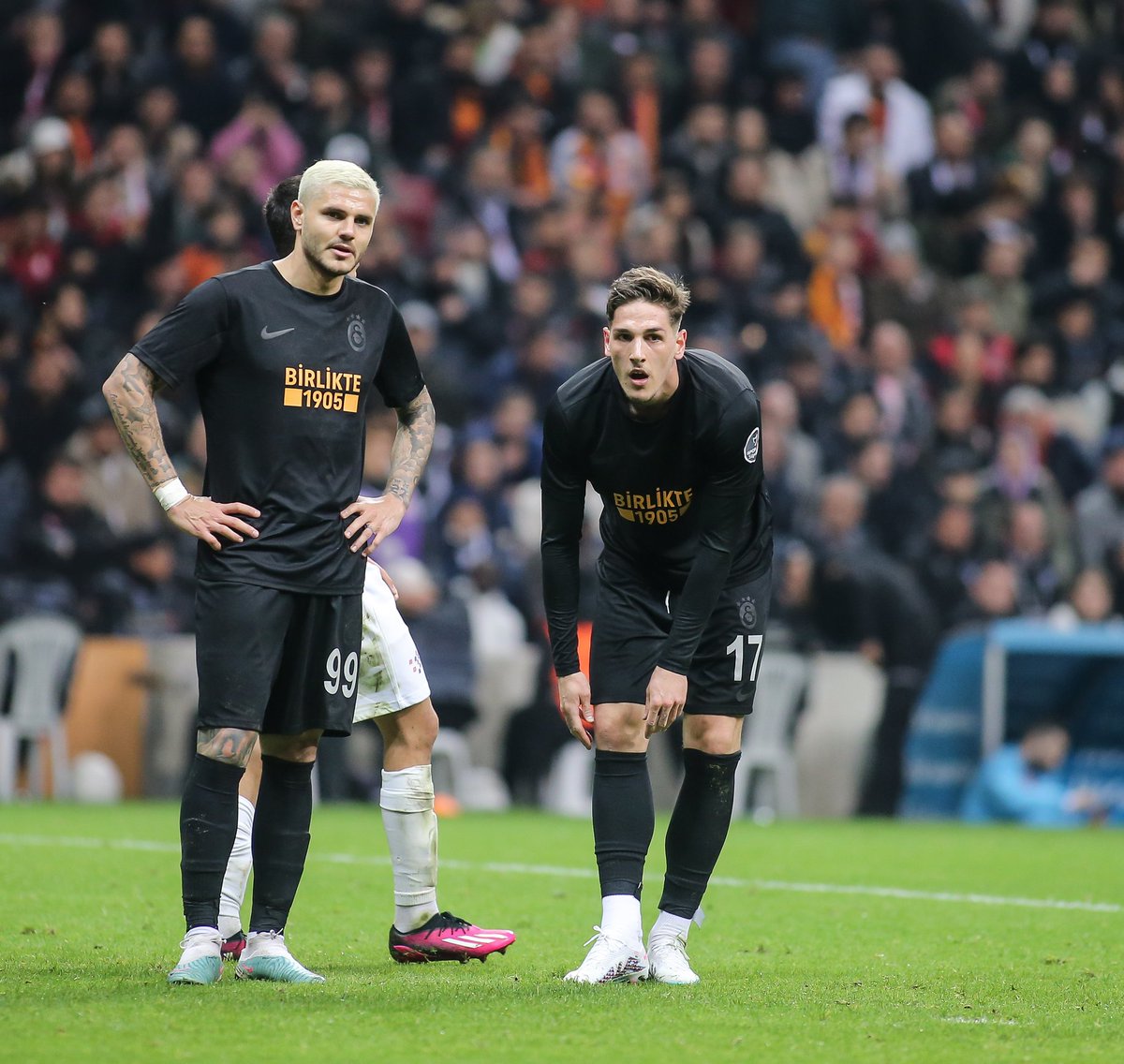 AhmadMora1's tweet photo. Mauro icardi and Nicolo Zaniolo

New Era in Galatasaray. 
#GalatasaraySK https://t.co/5LVlhLvwCa