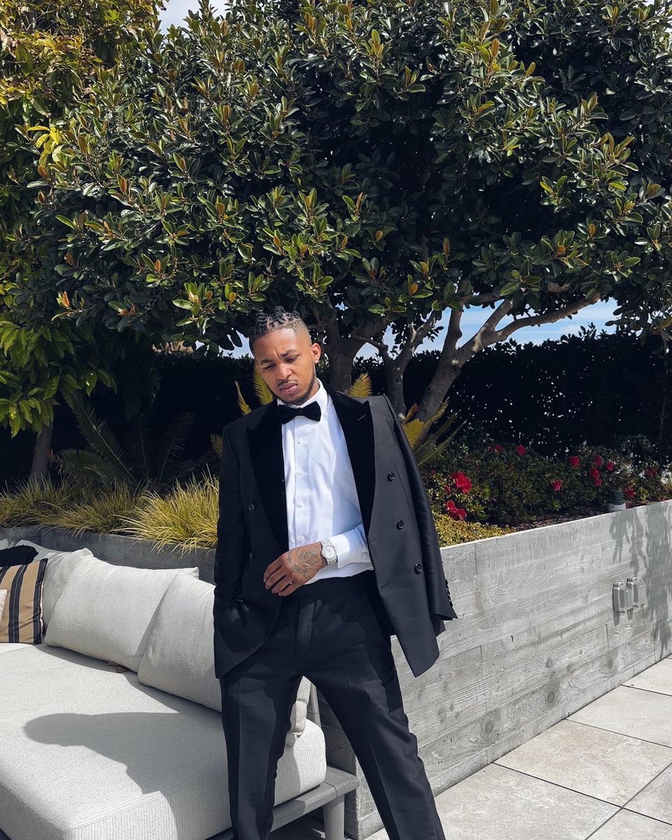 PontiacMadeDDG's tweet photo. the after parties always more lit than the award show. https://t.co/0CTPyjvmyV