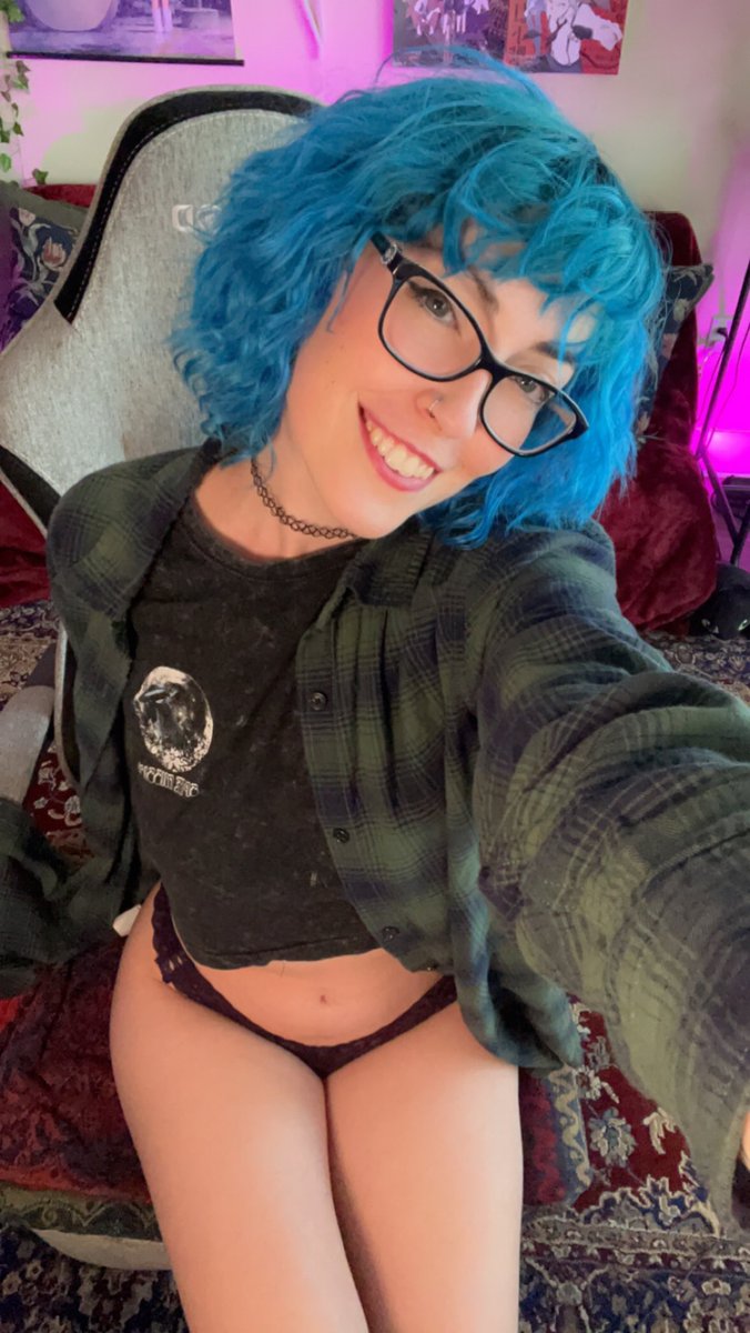 OceaWave 🌊 on Twitter: "OF stream happening nowwwww 🥰🥰🥰"