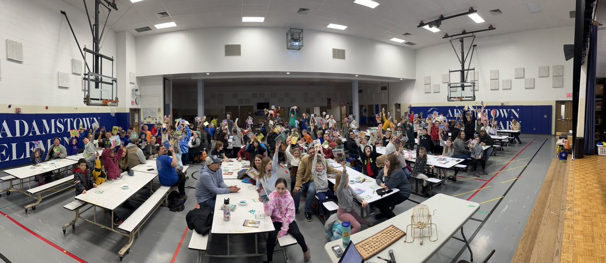 A very successful Book Bingo!   Thank you Adamstown PTO!!!📚