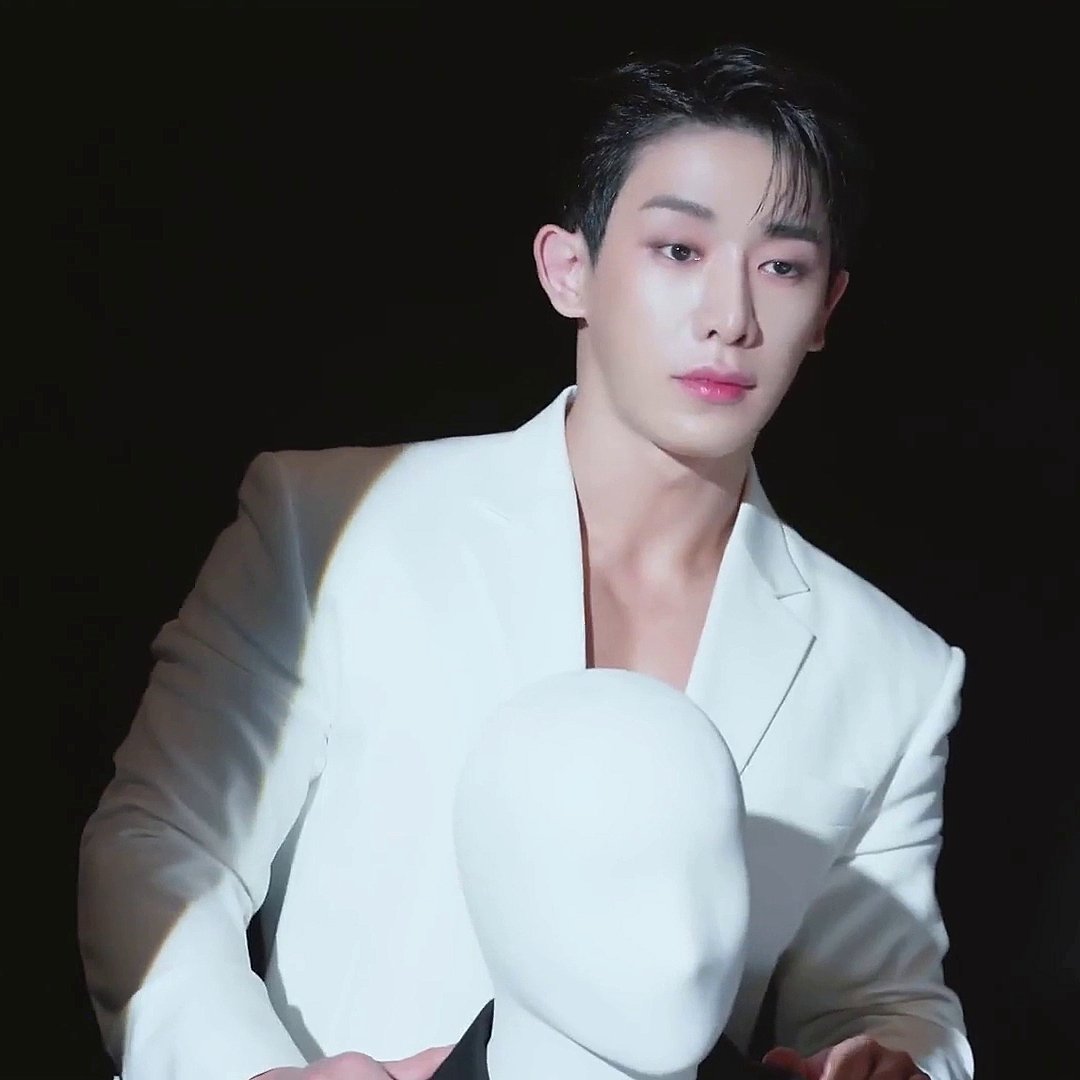 Wonho Gifs & Pics Fan account on Twitter "WONHO ‘CRAZY’ Photoshoot