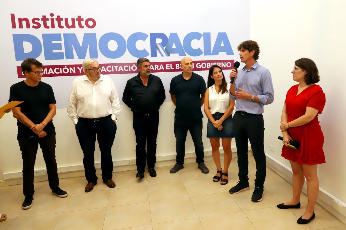 GugaLusto's tweet photo. Para gestionar mejor el Estado necesitamos más preparación. La inauguración del @inst_democracia es muy importante para acompañar la formación de dirigentes y militantes del radicalismo de la Ciudad. Les deseo éxitos para este año 💪🏼. https://t.co/6xjkefII5N